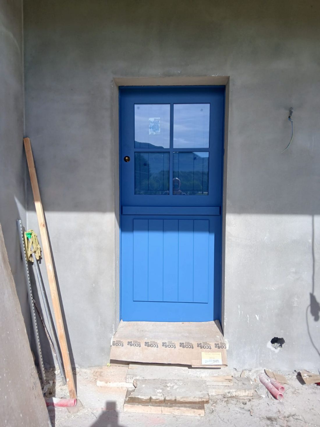 Puerta cuarteron azul ext